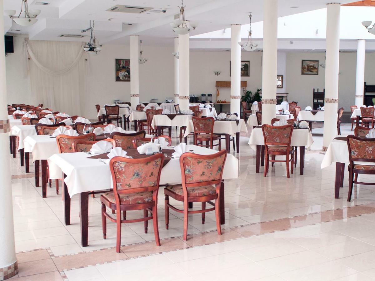 Hotel Restauracja Autos Солец-Куявски Экстерьер фото