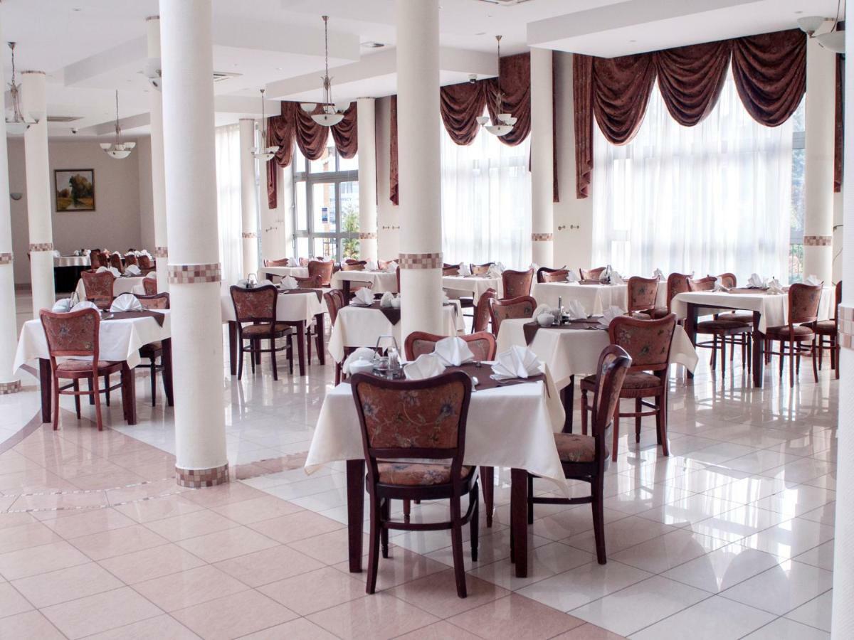 Hotel Restauracja Autos Солец-Куявски Экстерьер фото