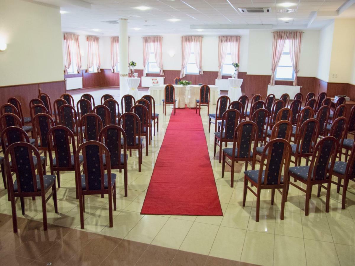 Hotel Restauracja Autos Солец-Куявски Экстерьер фото